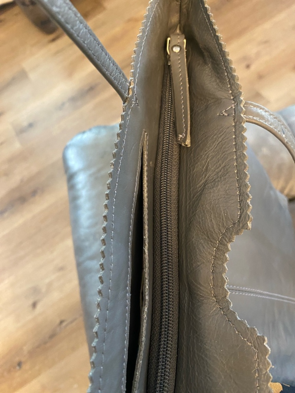 Beautiful Latico gray soft leather tote - Picture 6 of 9